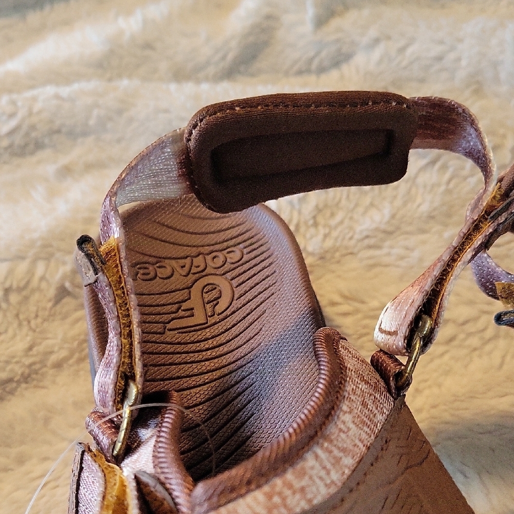 Brown Thong-Style Sandals with Cushioned Footbed - Picture 6 of 14